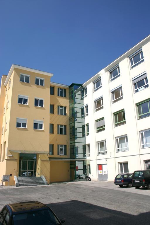 Workbase Hostel Wien Exteriör bild